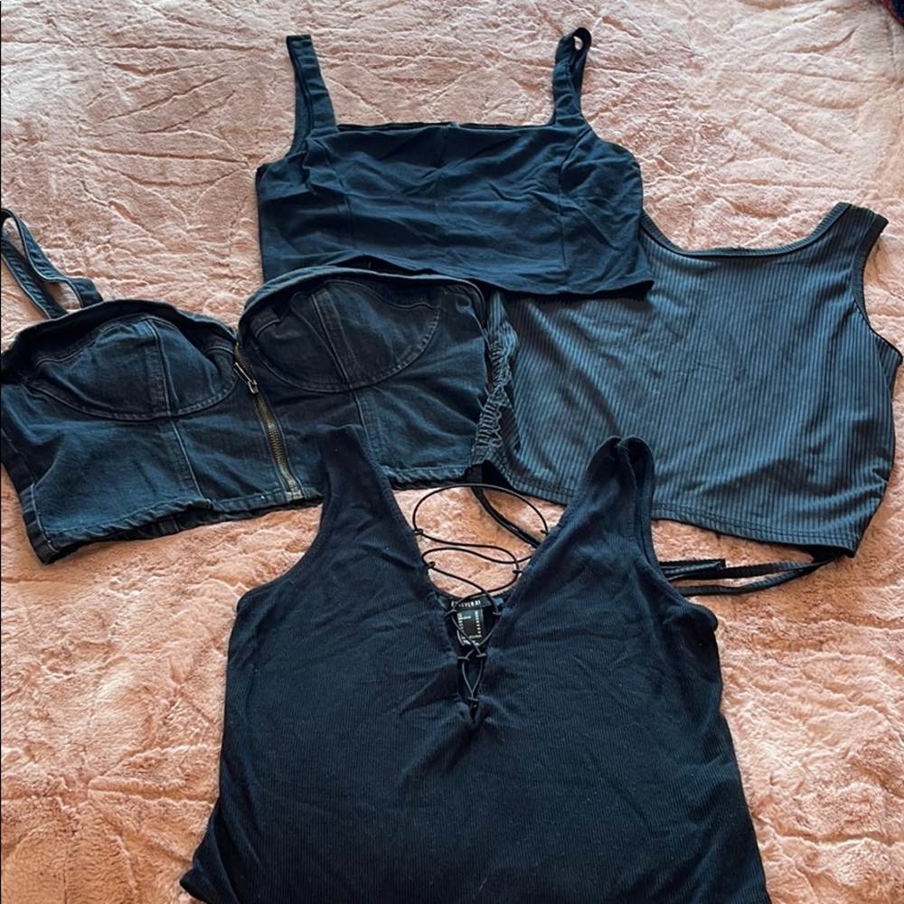 Bundle of 4 mixed match tops